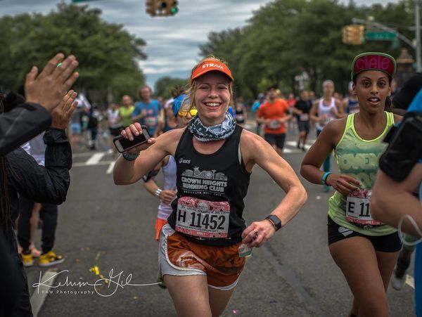 Tara Mardigan running in a road race